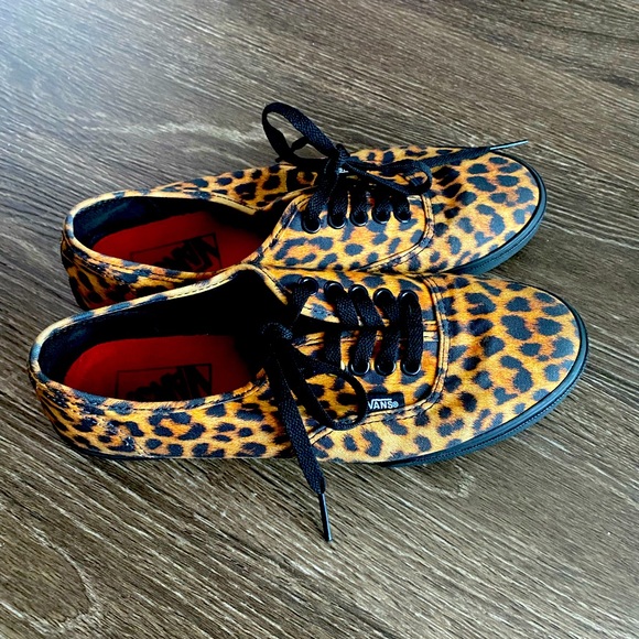 Leopard Vans - Picture 5 of 5